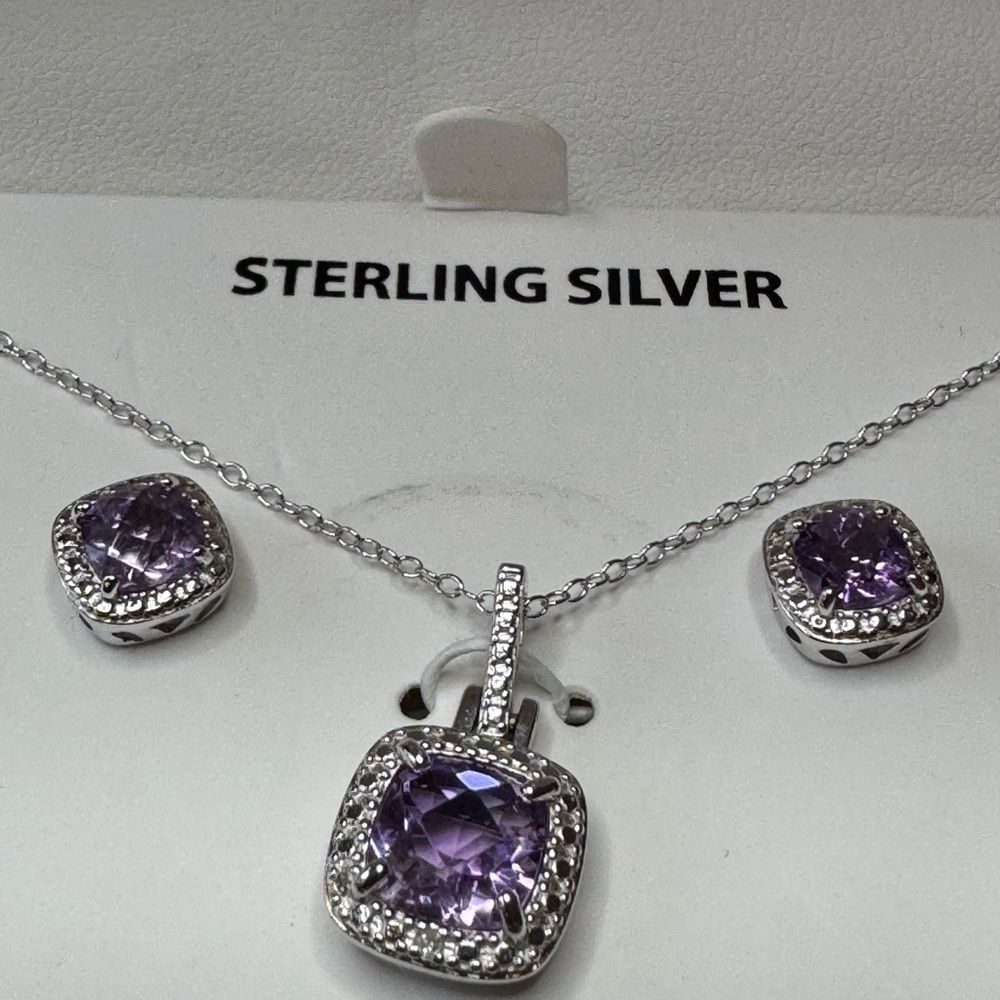 GORGEOUS! Macy & Co Sterling Silver Amethyst & Diamond Necklace &Earring Set